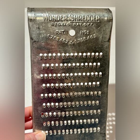1930s tin shredder: The Wonder Shredder - Picture 1 of 7